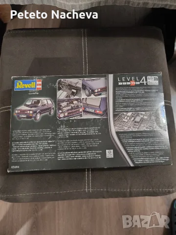 Volkswagen Golf GTI Revell 1/24, снимка 3 - Колекции - 56040493