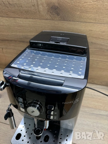 Кафемашина Delonghi MagnificaS Type:ECAM21.116.SB, снимка 2 - Кафемашини - 53736913