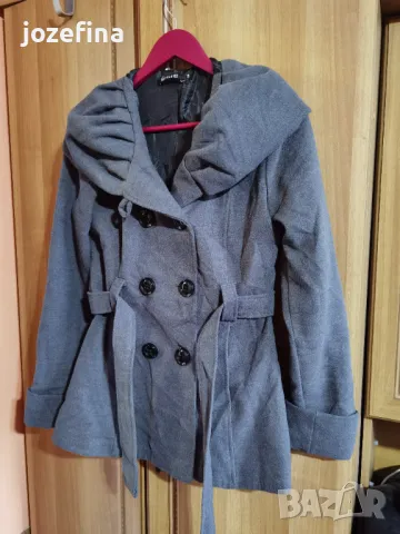 Елегантно младежко палто за пролет- есен от тънка вълна.