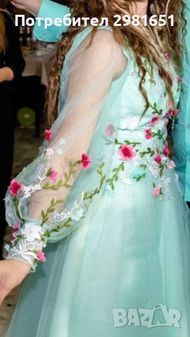 Уникална рокля с 3Д цветя, снимка 2 - Рокли - 52444041