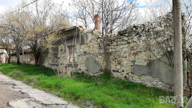 дворно място с къща, снимка 2 - Парцели - 53534943
