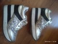 Златни обувки на платформа , снимка 1 - Дамски ежедневни обувки - 41779407