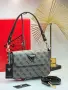 Michael Kors Дамска Елегантна Чанта С Капак Монограм И Златисти Детайли-Различни Цветове Код SEM-692, снимка 16