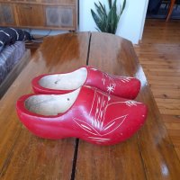Стари дървени обувки, снимка 2 - Антикварни и старинни предмети - 41065729