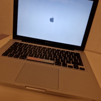 MacBook Pro 13” (2012), снимка 2 - Лаптопи за дома - 44628884