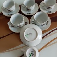 Чашки с подложни чинийки Китка, снимка 2 - Чаши - 42094359