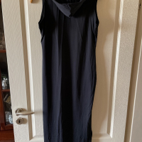 Черна спортна еластична рокля с качулка , снимка 3 - Рокли - 36292744