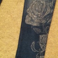 УНИКАЛЕН клин, имитиращ дънки, с принт рози, снимка 5 - Клинове - 42227596