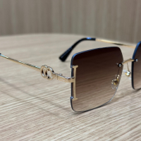 Слънчеви очила с кафеви стъкла и златна рамка, снимка 5 - Слънчеви и диоптрични очила - 44529878