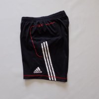 Къси панталони adidas bayern адидас шорти оригинални футболни мъжки М, снимка 3 - Спортни дрехи, екипи - 40271000