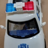 Полицейска кола НОВА, снимка 4 - Коли, камиони, мотори, писти - 40325069