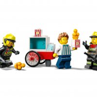 LEGO® City Fire 60375 - Пожарна команда и пожарникарски камион, снимка 4 - Конструктори - 39431123