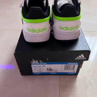 Нови кецове Adidas, снимка 2 - Детски маратонки - 44713191