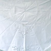 Красива кръгла бяла покривка памук, снимка 1 - Покривки за маси - 41711597