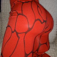 Ефектен тънък червен клин с абстрактни фигури и отблясъци М, снимка 1 - Клинове - 39043950