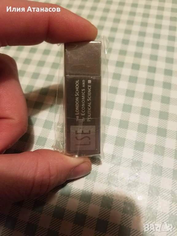 Флашка 16. ГБ, снимка 1