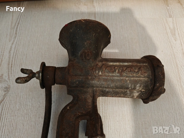 Стара машинка за мелене на месо Метал, снимка 4 - Антикварни и старинни предмети - 53120002