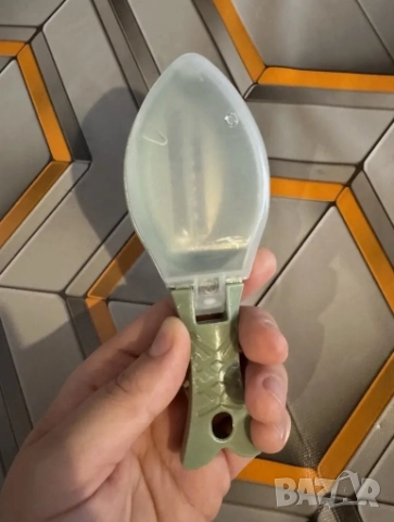 🐟 Ръчен уред за почистване на риба 