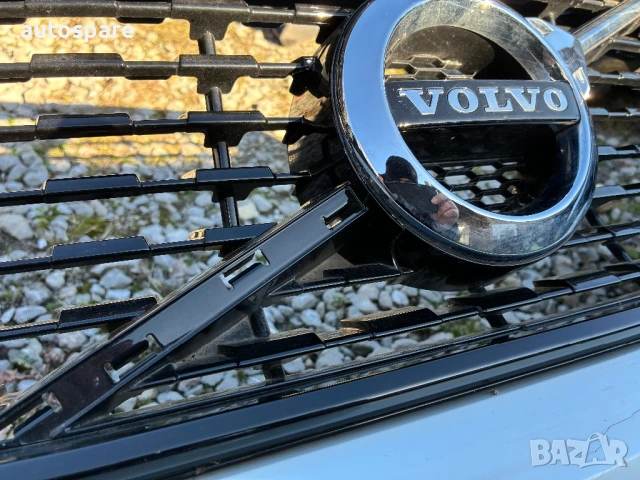 Предна броня с решетка Volvo XC40. Волво ХС 40. 17-23г. Оригинална. , снимка 4 - Части - 53260305