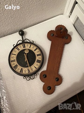 Junghans Стенен Немски часовник изработен от ковано желязо и масивно дърво, снимка 2 - Антикварни и старинни предмети - 50416383