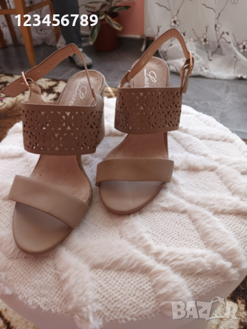 Обувки , снимка 3 - Дамски обувки на ток - 36362622