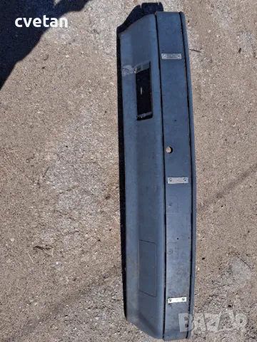 Предна броня мерцедес 124, снимка 2 - Части - 50128753