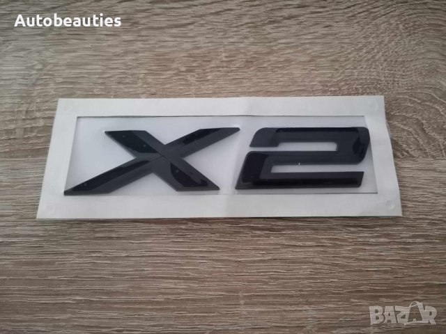 черна емблема BMW X2
