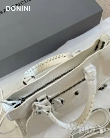 Balenciaga Дамска чанта, кожа, снимка 5 - Чанти - 56080487