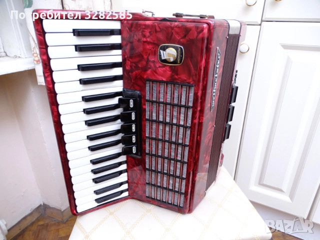 Акордеон Велтмайстер Стела 60 баса, снимка 2 - Акордеони - 52321999