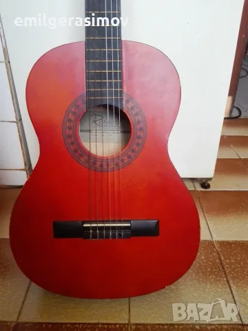 Акустична китара и две вази ., снимка 2 - Други стоки за дома - 17406434
