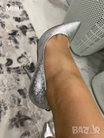Guess Сребристи Обувки 38, снимка 5 - Дамски обувки на ток - 48358913