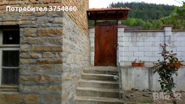 Продавам двуетажна къща в село Марчино, област Търговище, снимка 2 - Къщи - 41022130