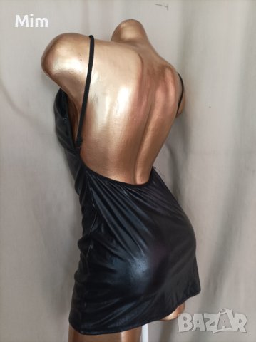 S Черна къса рокля от еко кожа с гол гръб, снимка 4 - Рокли - 41570527