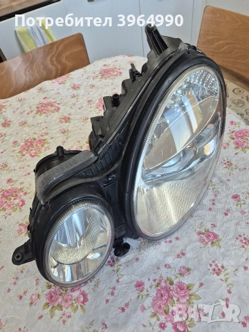Кристални два леви фара ксенон и обикновен за мерцедес Еклас W211 , снимка 2 - Части - 52787521
