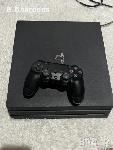 PlayStation 4 Pro + игри + HDMI кабел