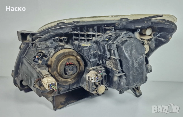 Десен Фар Toyota Avensis T25 Тойота Авенсис 2003-2008, снимка 2 - Части - 52922873