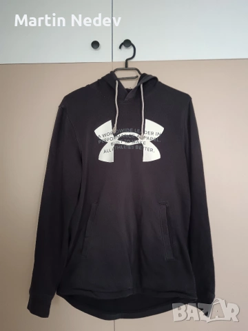 Продавам Худи на Under Armour!