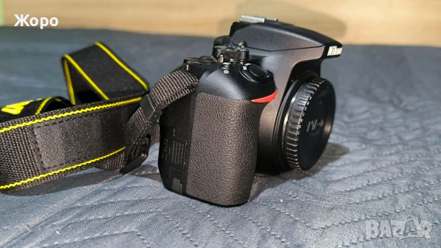 Фотоапарат Nikon D3500 + обектив Nikkor AF-S DX 55-300mm, снимка 3 - Фотоапарати - 53398210