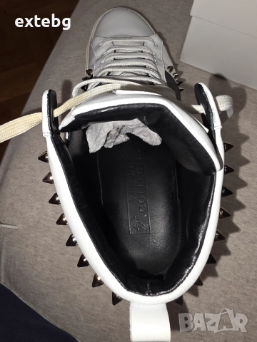 VERSACE оригинални кожени кецове, снимка 6 - Маратонки - 52354140