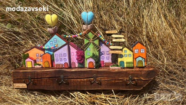 Ръчно изработена дървена закачалка