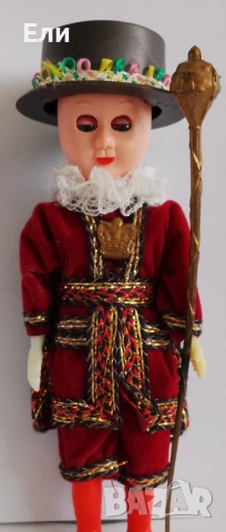 Три уникални сувенирни кукли от Лондон.С кутия., снимка 2 - Колекции - 53718591