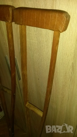 Две дървени патерици за подмишница, снимка 3 - Патерици - 53529608