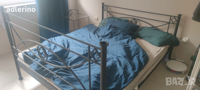 Спалня, две масички, голяма маса и 6 стола, метал и стъкло , снимка 2 - Маси - 53157644