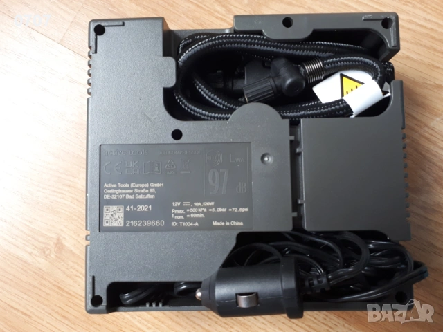 Продавам оригинален компресор за гуми и лепило. PSA GROUPE., снимка 2 - Аксесоари и консумативи - 53616681