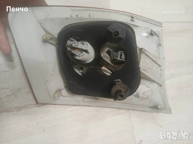 Десен външен стоп за Ford Kuga SUV I (02.2008 - 11.2012), снимка 2 - Части - 53774908