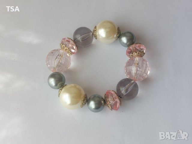 Красива винтидж гривна с маниста