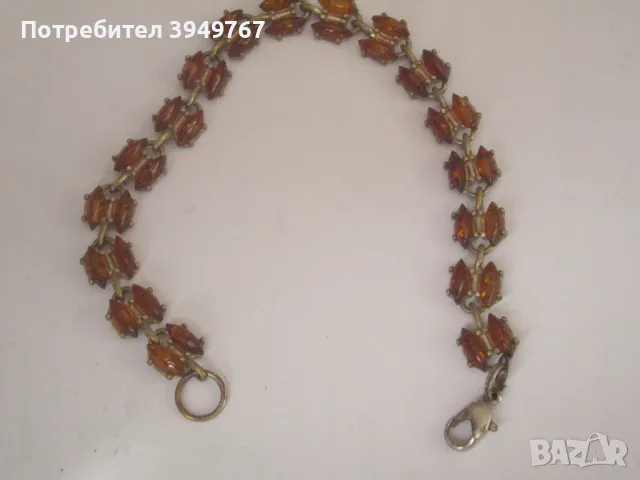 Стара интересна  гривна.