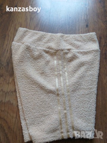 adidas Originals Knit Shorts Neutrals Stylerunner - страхотни дамски панталони КАТО НОВИ, снимка 10 - Спортни екипи - 40901171