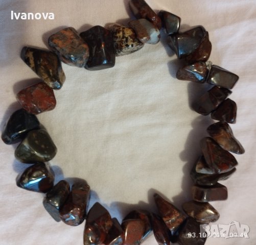 Продавам две гривни от червено-кафяв яспис с включвания, снимка 2 - Гривни - 42412988