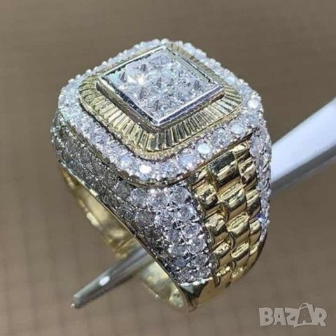 Мъжки пръстен с бели топази